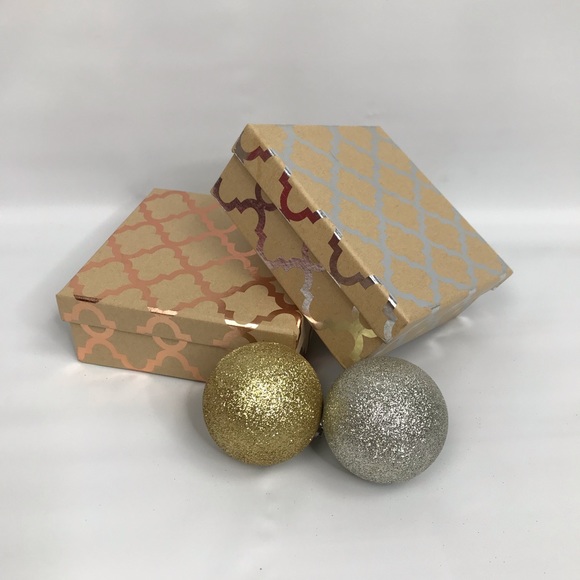 Pair of Square Cardboard Boxes - Picture 4 of 4